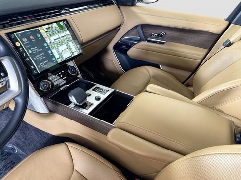 Used 2023 Land Rover Range Rover SE image 22