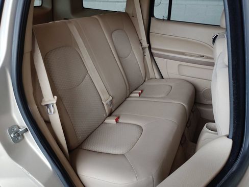 Used 2009 Chevrolet HHR LS FWD image 18