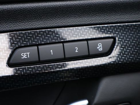 Used 2024 GMC Terrain AT4 w/ Tech Package AWD/4WD image 9