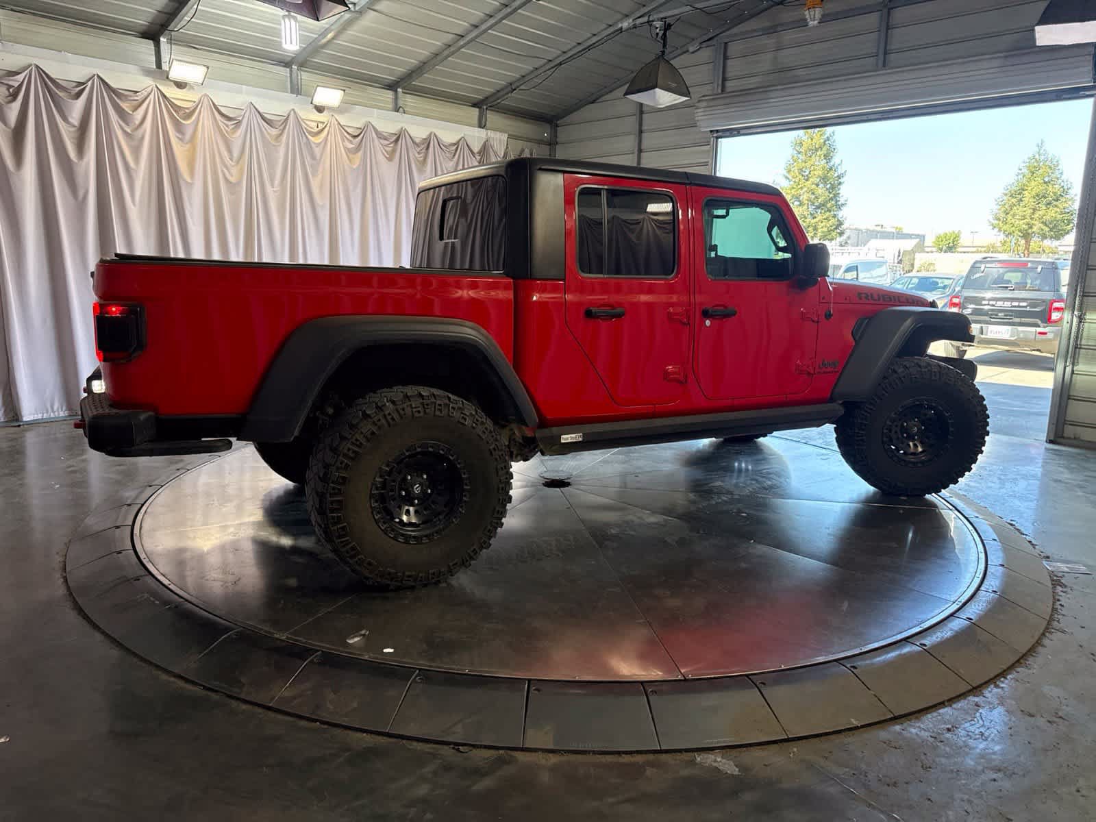 Used 2021 Jeep Gladiator Rubicon w/ LED Lighting Group AWD/4WD image 4