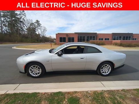 New 2025 Dodge Charger Daytona R/T w/ Quick Order Package 25M R/T AWD/4WD image 10