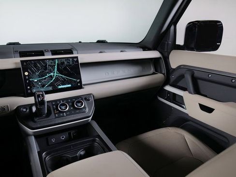 Used 2023 Land Rover Defender 110 SE image 22