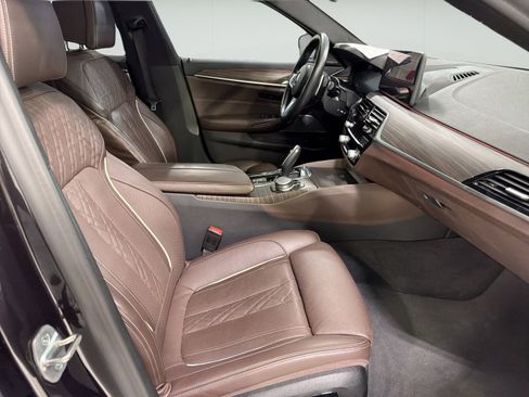 Used 2021 BMW 540i w/ M Sport Package RWD image 14