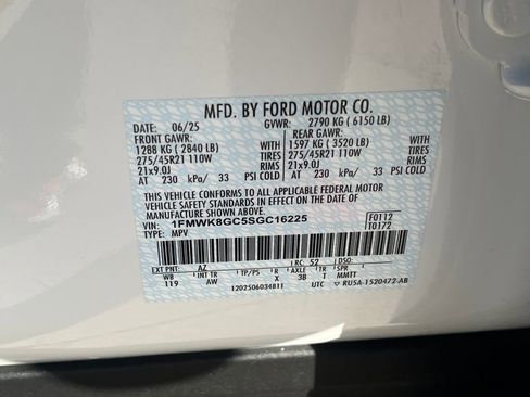 Used 2025 Ford Explorer ST w/ Sun And Sound Package image 31