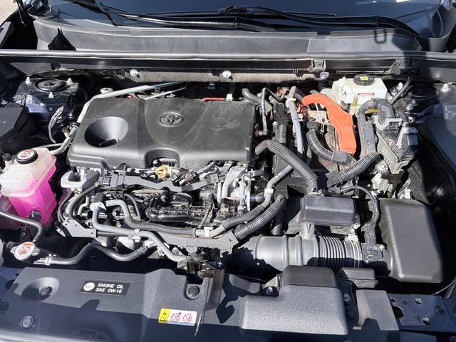 Used 2021 Toyota RAV4 XLE AWD/4WD image 27