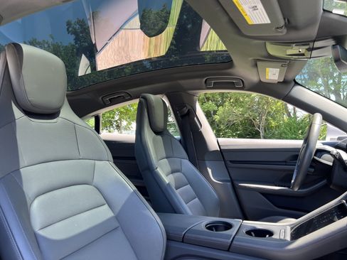 Certified 2022 Porsche Taycan 4S image 24