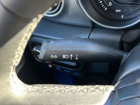 Used 2023 Jeep Wrangler Unlimited w/ Sun & Screen Package image 24