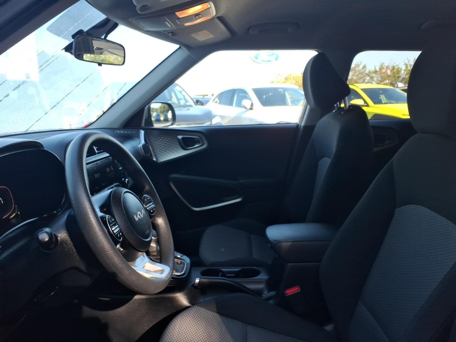 Used 2024 Kia Soul LX w/ LX Technology Package FWD image 7