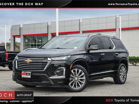 Used 2022 Chevrolet Traverse Premier FWD image 1