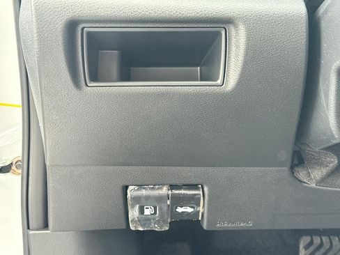 New 2025 Nissan Versa SV image 21