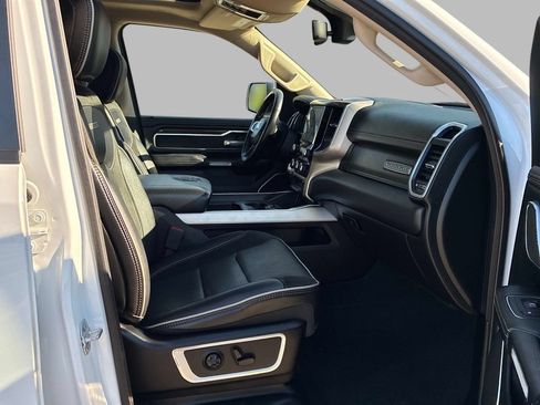 Used 2020 RAM 1500 Laramie AWD/4WD image 10