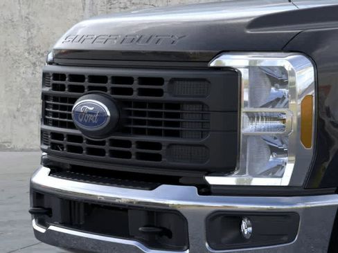 New 2025 Ford F350 XL w/ XL Chrome Package image 17