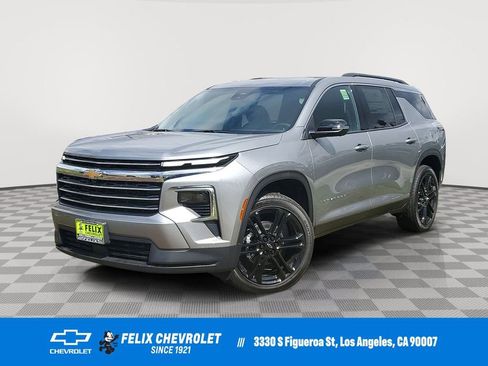 New 2026 Chevrolet Traverse LT w/ Driver Confidence Package image 1