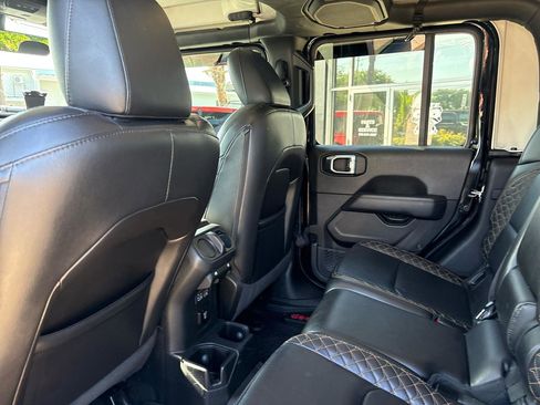 Used 2022 Jeep Gladiator Overland AWD/4WD image 15