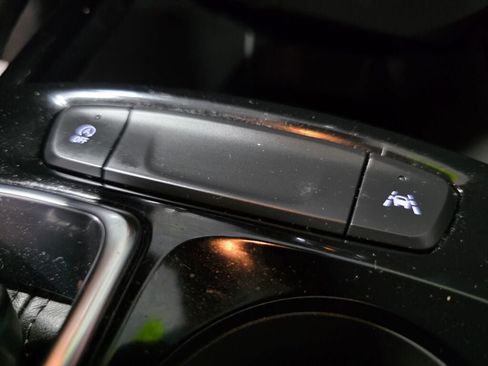 Used 2024 Chevrolet Trax LT FWD image 16