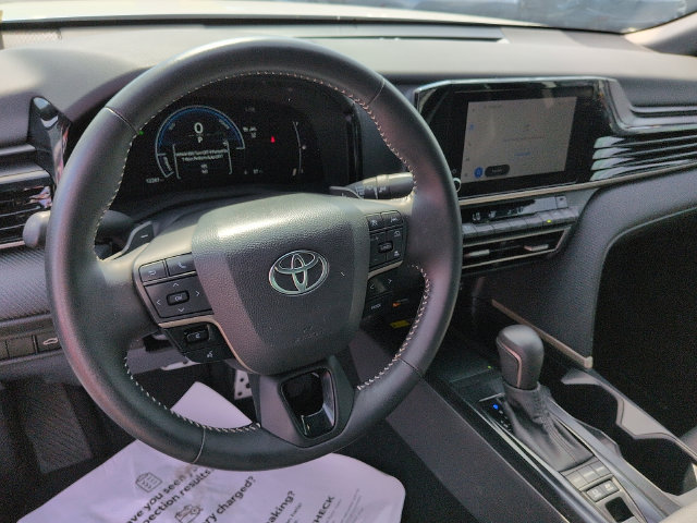Used 2025 Toyota Camry SE FWD image 12
