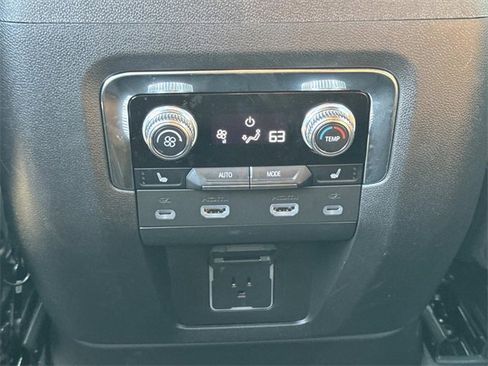Used 2023 GMC Yukon Denali Ultimate image 20