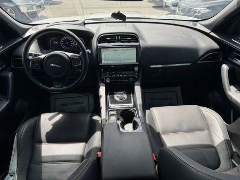 Used 2017 Jaguar F-PACE Prestige image 19