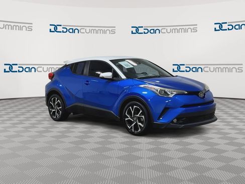 Used 2018 Toyota C-HR XLE FWD image 2