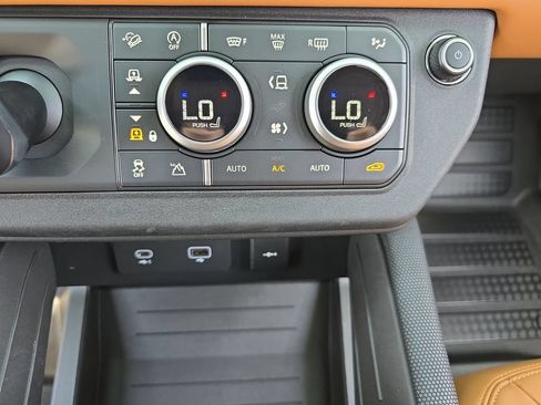 Certified 2024 Land Rover Defender 110 Carpathian Edition AWD/4WD image 24