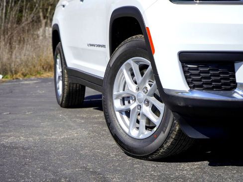 New 2026 Jeep Grand Cherokee L Laredo RWD image 3