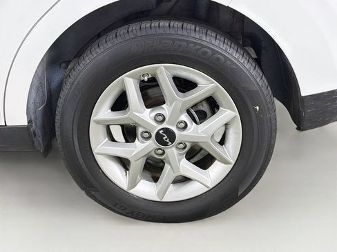 Used 2025 Kia Soul LX w/ LX Technology Package FWD image 31