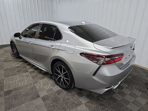 Used 2024 Toyota Camry SE image 9