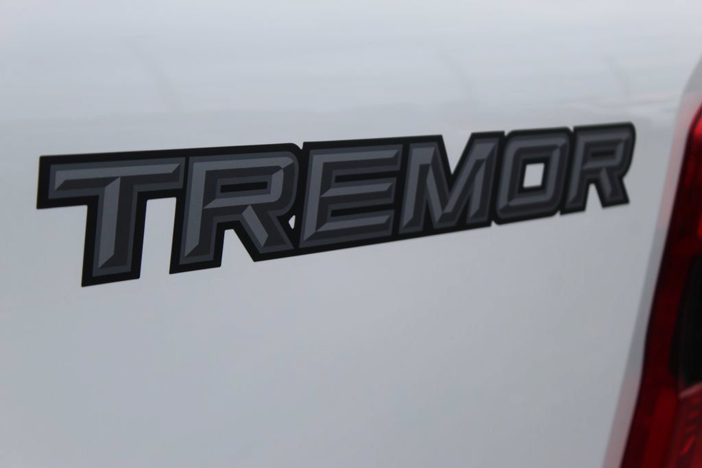 New 2026 Ford F350 Platinum w/ Tremor Off-Road Package AWD/4WD image 6