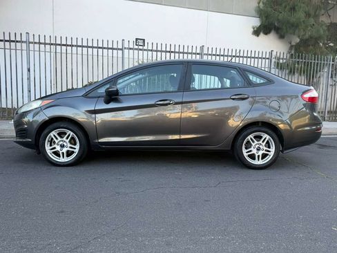 Used 2017 Ford Fiesta SE FWD image 5