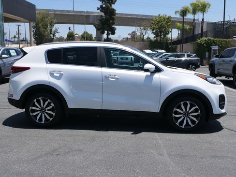 Used 2017 Kia Sportage EX w/ EX Premium Package FWD image 2