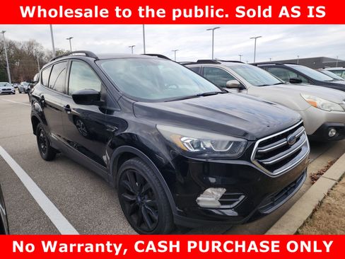 Used 2018 Ford Escape SE w/ SE Sport Appearance Package image 1