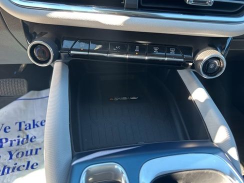 Certified 2025 Chevrolet Equinox EV LT image 20