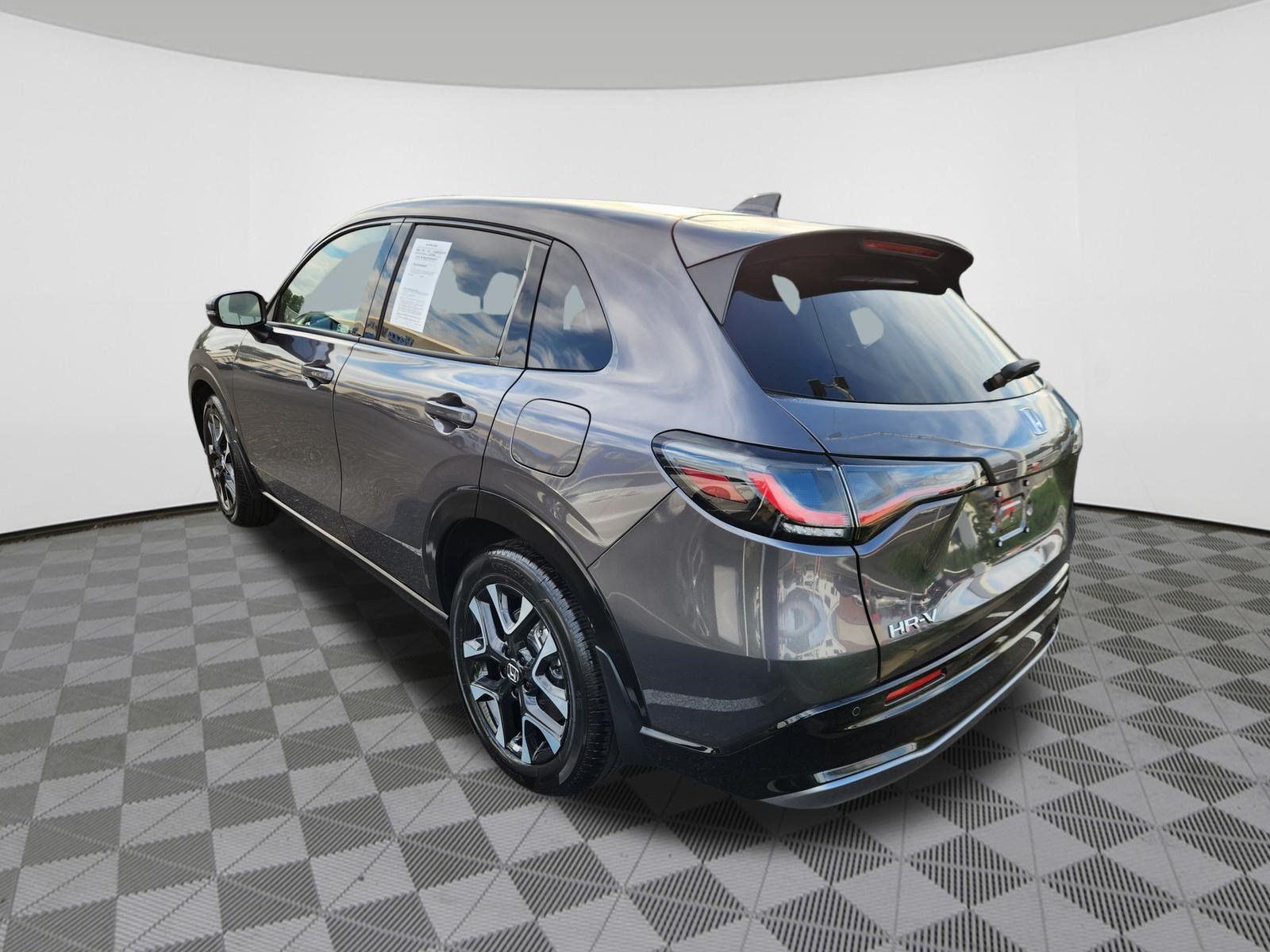 Used 2027 Honda HR-V EX-L image 3