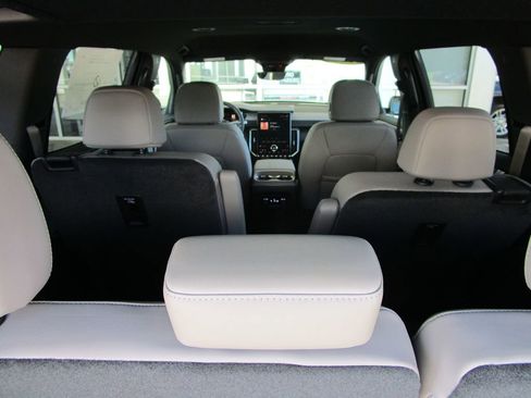 New 2026 GMC Acadia Elevation w/ Elevation Premium Package FWD image 15