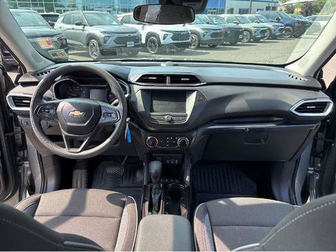 Used 2023 Chevrolet TrailBlazer LS AWD/4WD image 9