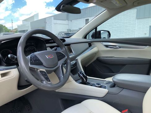 Used 2020 Cadillac XT5 Premium Luxury w/ LPO, Floor Liner Package AWD/4WD image 7