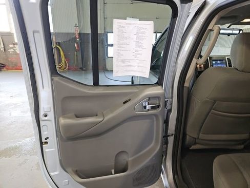 Used 2019 Nissan Frontier SV image 17