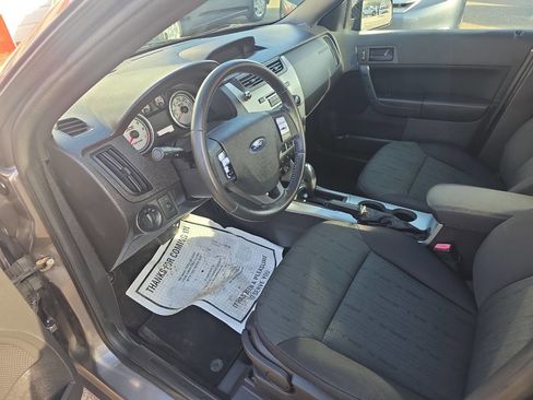 Used 2010 Ford Focus SES image 7