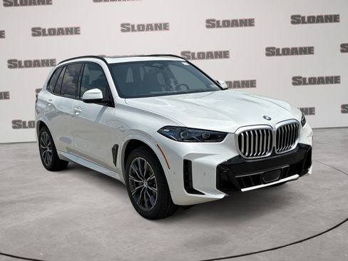 New 2026 BMW X5 xDrive40i w/ M Sport Package AWD/4WD image 7