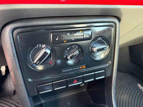 Used 2012 Volkswagen Beetle 2.5 image 17