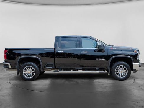 Used 2025 Chevrolet Silverado 3500 LTZ w/ LTZ Premium Package AWD/4WD image 8