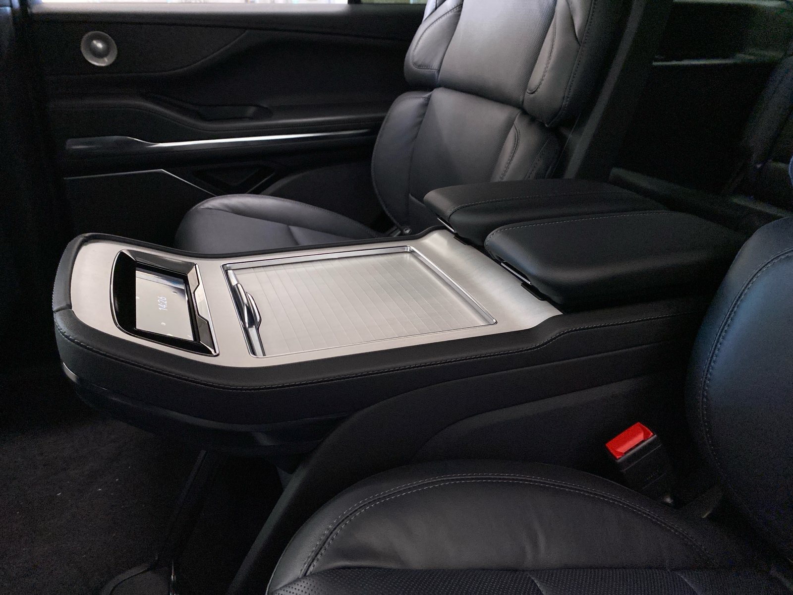 New 2025 Lincoln Navigator Reserve w/ Jet Appearance Package AWD/4WD image 13