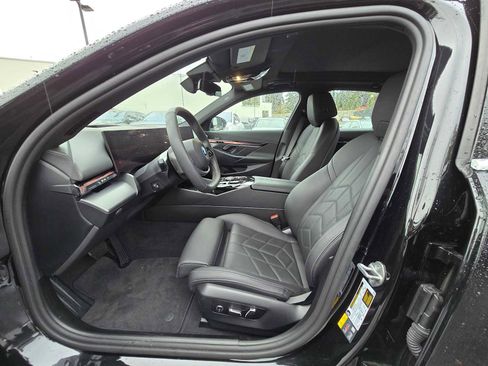 Used 2024 BMW i5 eDrive40i w/ M Sport Package image 22