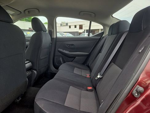 Used 2024 Nissan Sentra SV FWD image 11