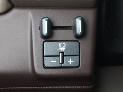 Used 2016 GMC Yukon Denali w/ Open Road Package RWD image 17