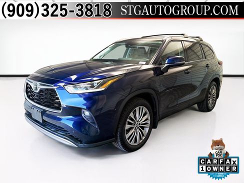 Used 2022 Toyota Highlander Platinum FWD image 1