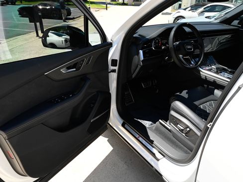 Used 2025 Audi SQ7 Premium Plus AWD/4WD image 15
