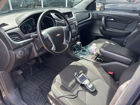 Used 2016 Chevrolet Traverse LT w/ Style and Technology Package image 16
