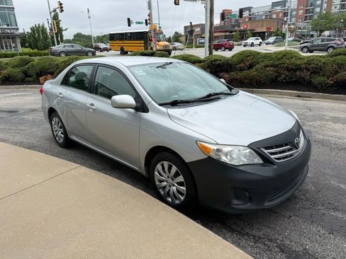 Used 2013 Toyota Corolla LE FWD image 3