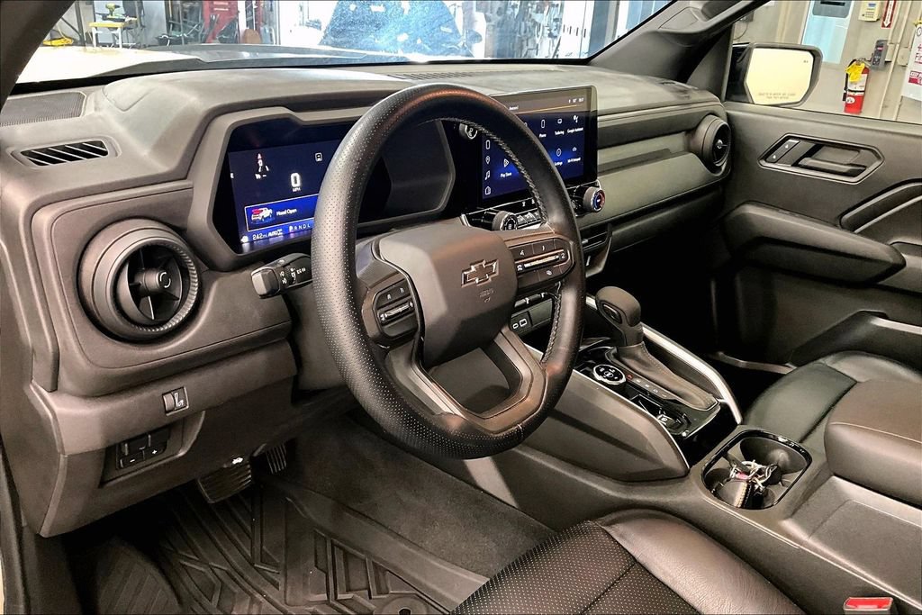 Used 2023 Chevrolet Colorado Trail Boss w/ Technology Package AWD/4WD image 13